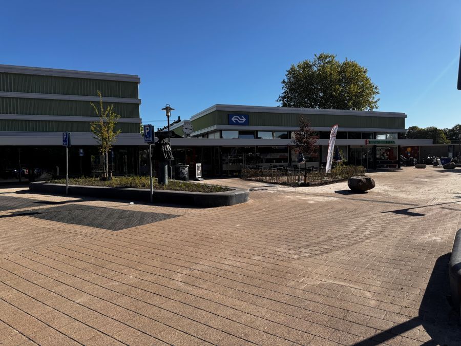 Voorkant van station Steenwijk